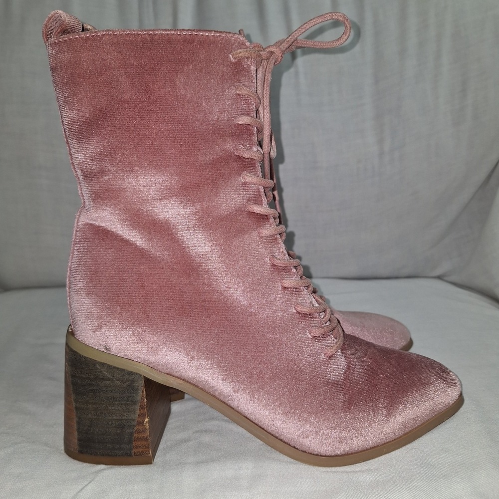 Crown & Ivy Sanna BLUSH PINK Velvet Lace Up Grandmacore Boots 6.5M Victorian - Picture 6 of 12